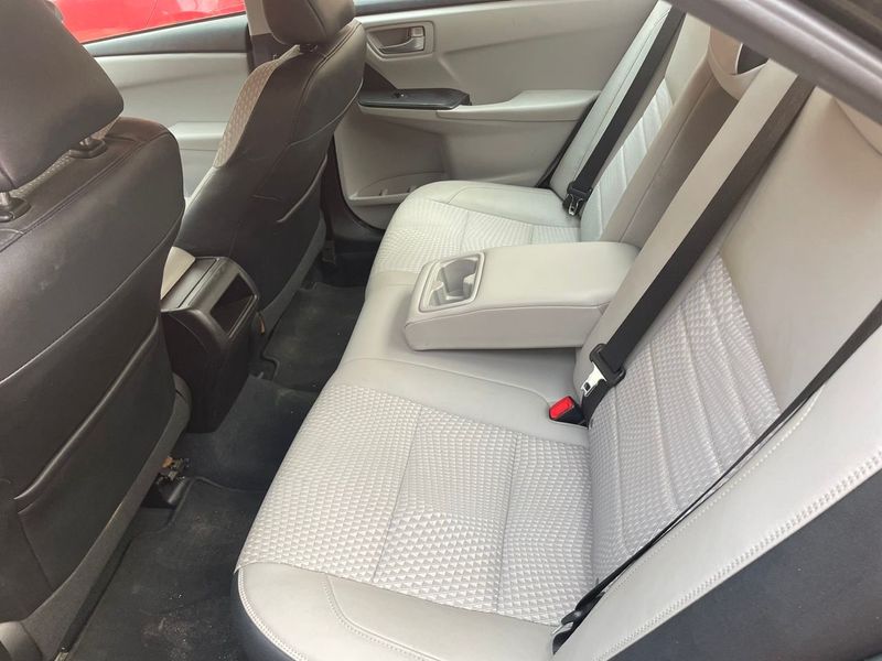 Thumbnail 9 of 2015 Toyota Camry SE